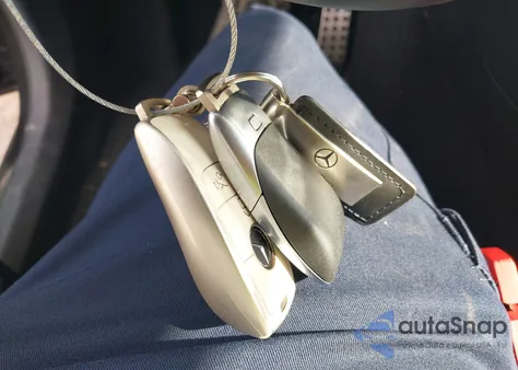 2020 Mercedes-Benz Glc 300 z USA, uszkodzony, nr VIN W1N0G8DB1LF826355